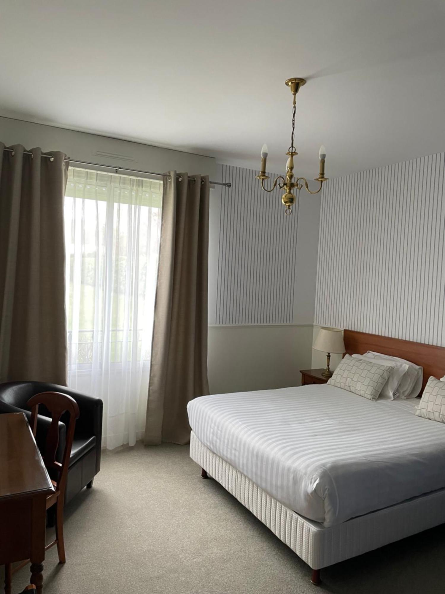Hotel De La Marine Сен Ерблен Екстериор снимка